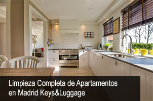 limpieza completa apartamentos turisticos madrid, keys and luggage